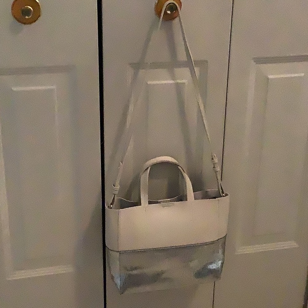 🌹 Street Level Silver Metallic Cream Faux Leather Tote Bag Purse Colorblock - Picture 2 of 14